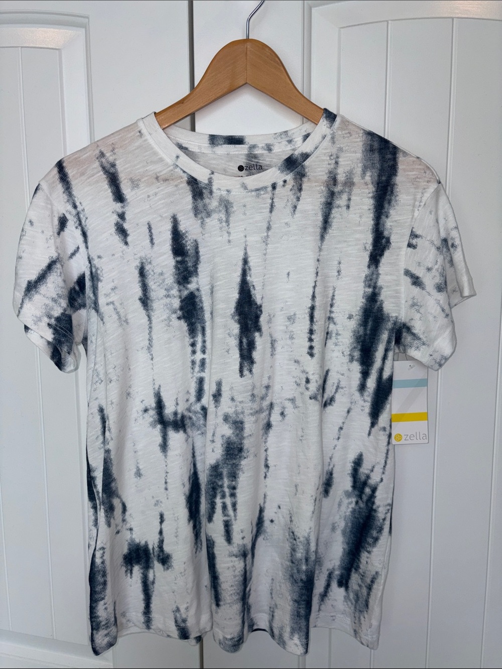 Zella Women’s White and Navy Tie-Dye Short Sleeve Tee